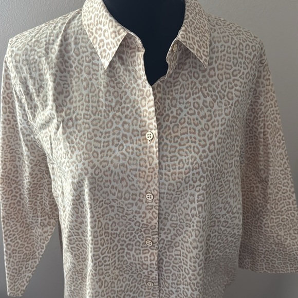 Chico’s Leopard pleat back 3/4 sleeves no-iron buttoned down women’s shirt Sz XL - Picture 5 of 11